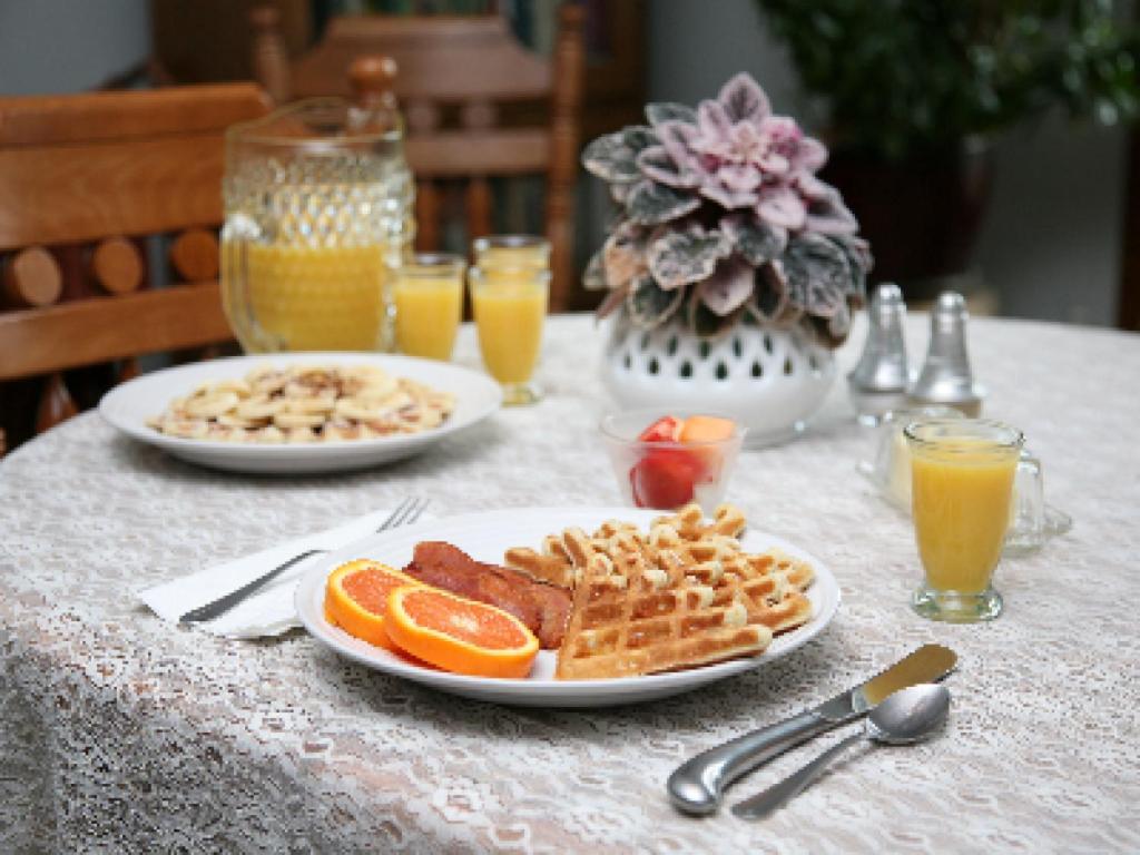Sweetfern Inn (Adults Only) Clare Екстериор снимка