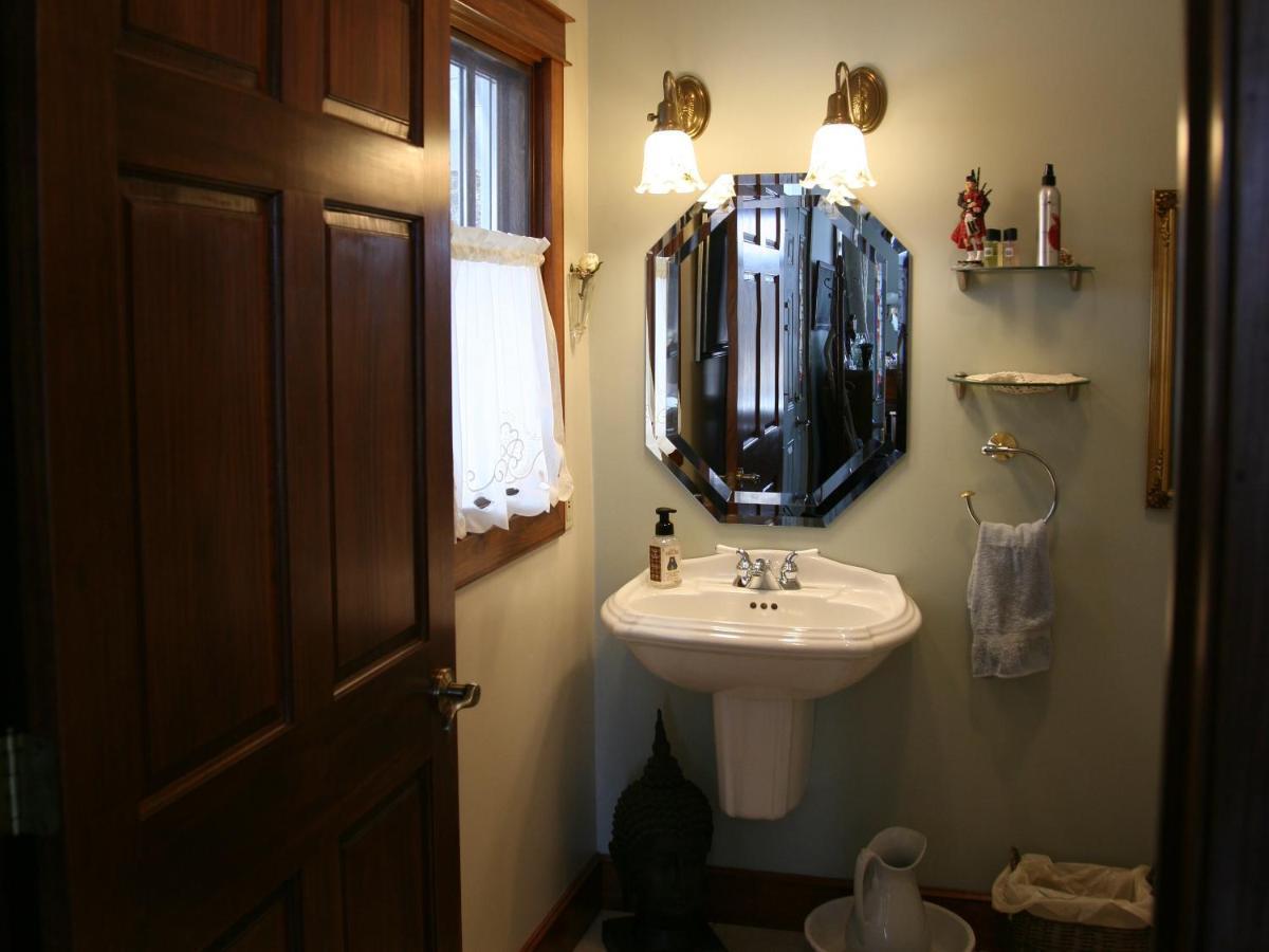 Sweetfern Inn (Adults Only) Clare Екстериор снимка