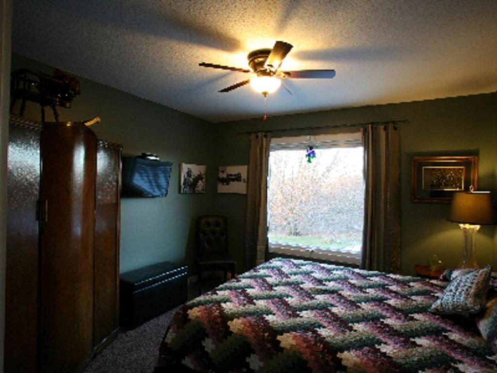 Sweetfern Inn (Adults Only) Clare Екстериор снимка