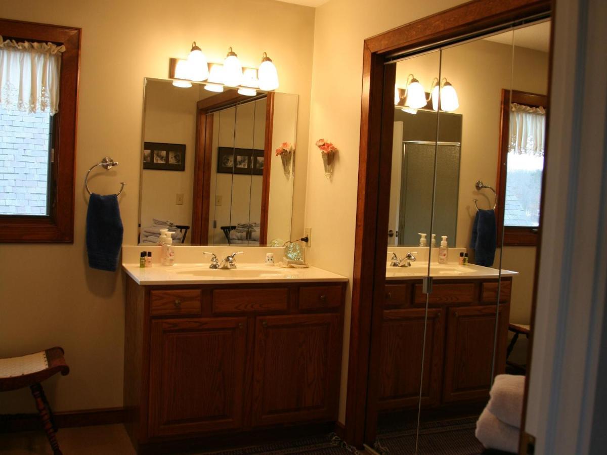 Sweetfern Inn (Adults Only) Clare Екстериор снимка