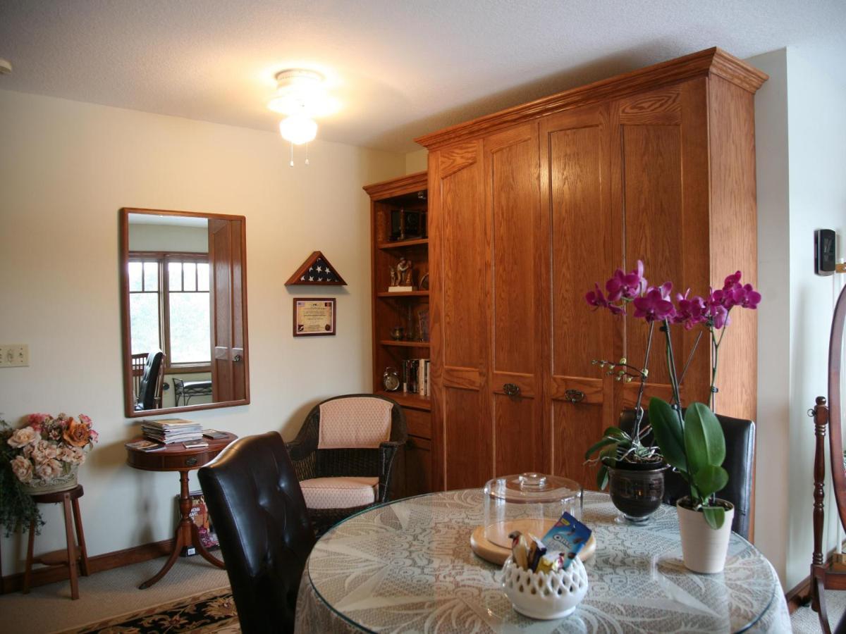 Sweetfern Inn (Adults Only) Clare Екстериор снимка